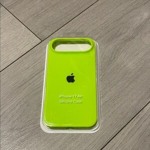 Apple iPhone 17 Air Case - Bright Green